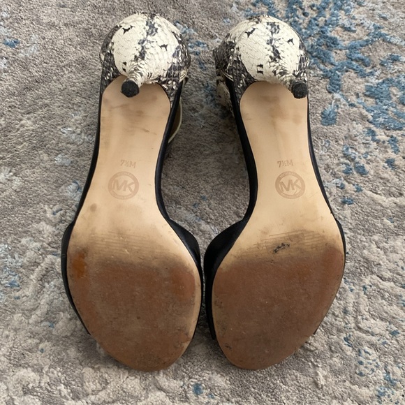 Michael Kors Kitten Heel Shoe - Picture 2 of 3